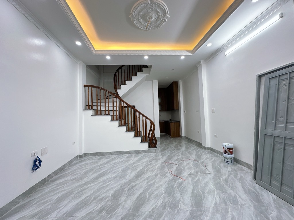 Bán nhà Hai Bà Trưng - diện tích 37m2 5 tầng - Nhà mới kính koong trung tâm - giá 6,9 tỷ