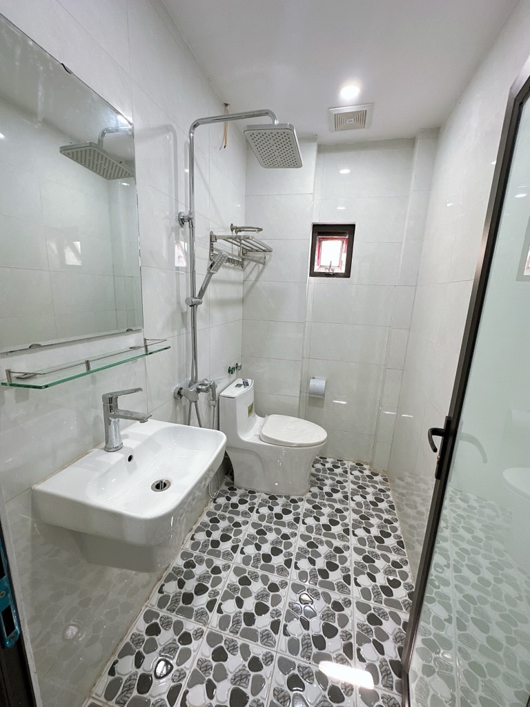 Bán nhà Hai Bà Trưng - diện tích 37m2 5 tầng - Nhà mới kính koong trung tâm - giá 6,9 tỷ