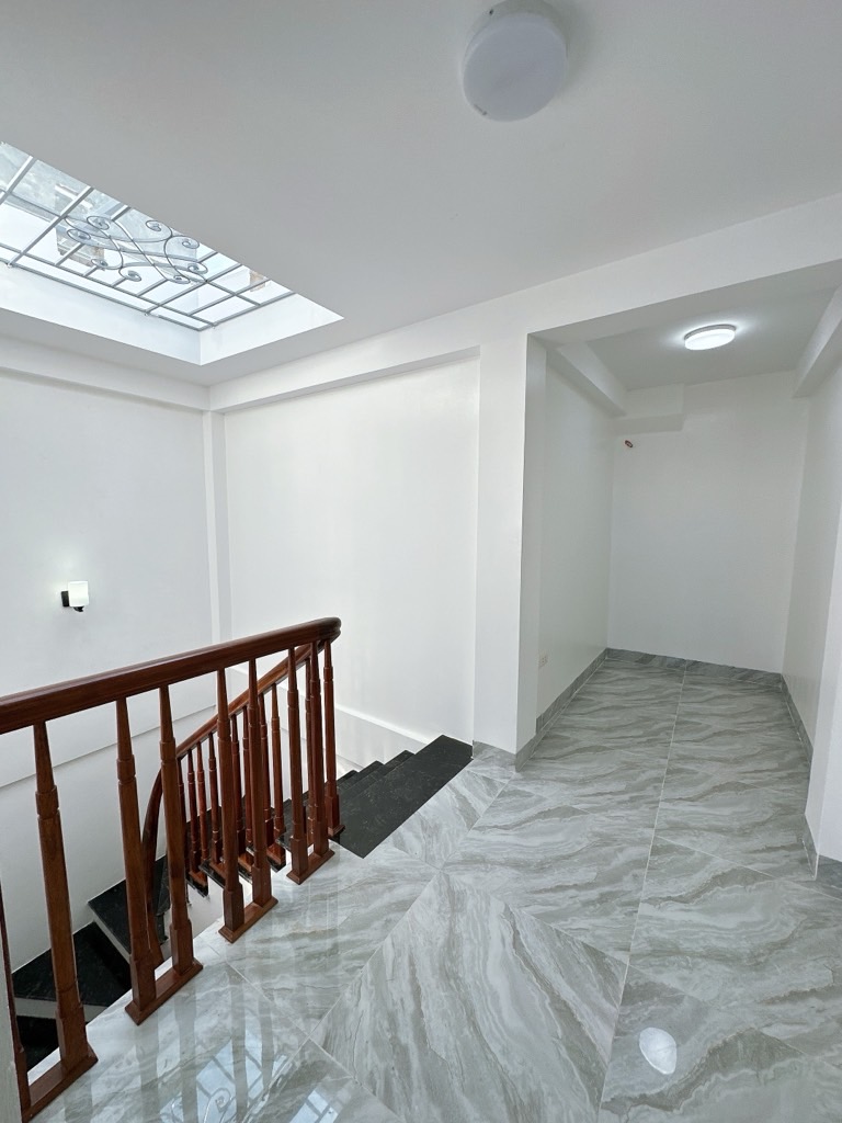 Bán nhà Hai Bà Trưng - diện tích 37m2 5 tầng - Nhà mới kính koong trung tâm - giá 6,9 tỷ