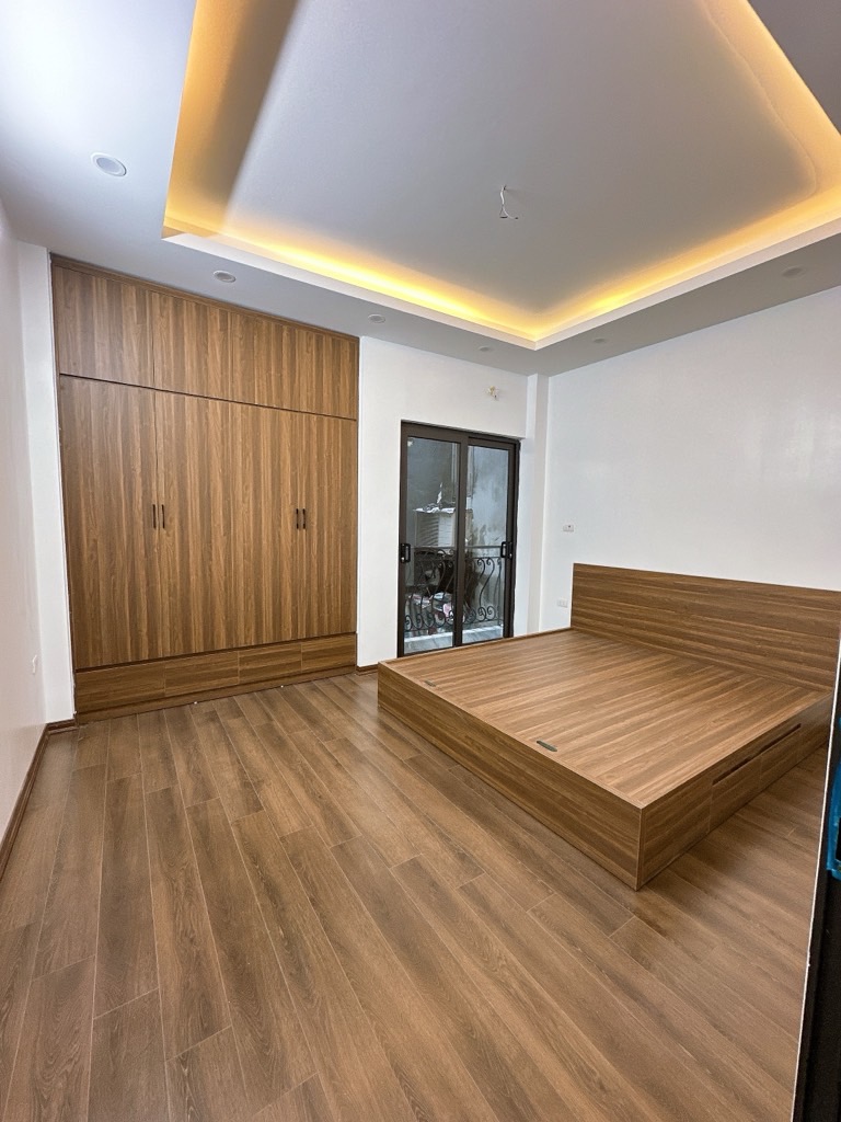 Bán nhà Hai Bà Trưng - diện tích 37m2 5 tầng - Nhà mới kính koong trung tâm - giá 6,9 tỷ