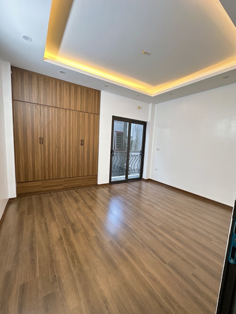 Bán nhà Hai Bà Trưng - diện tích 37m2 5 tầng - Nhà mới kính koong trung tâm - giá 6,9 tỷ