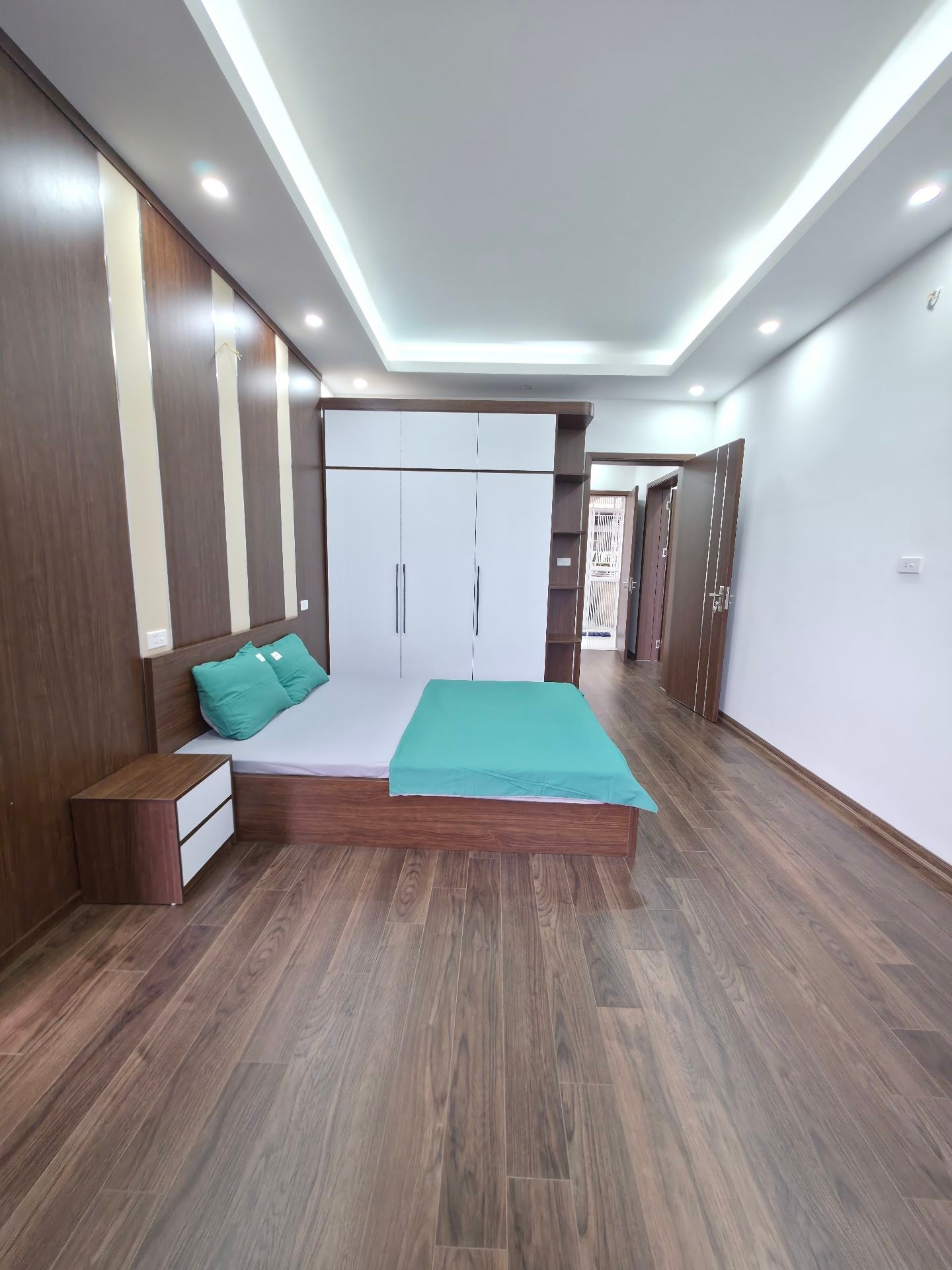Bán nhà Tân Mai - diện tích 140m2 5 tầng - Lô góc thoáng sáng - giá 5,3 tỷ