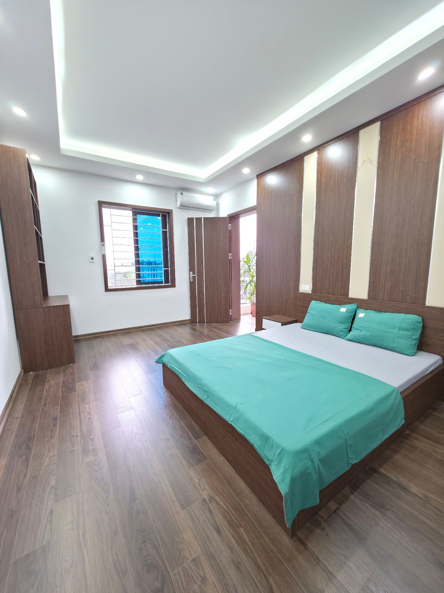 Bán nhà Tân Mai - diện tích 140m2 5 tầng - Lô góc thoáng sáng - giá 5,3 tỷ