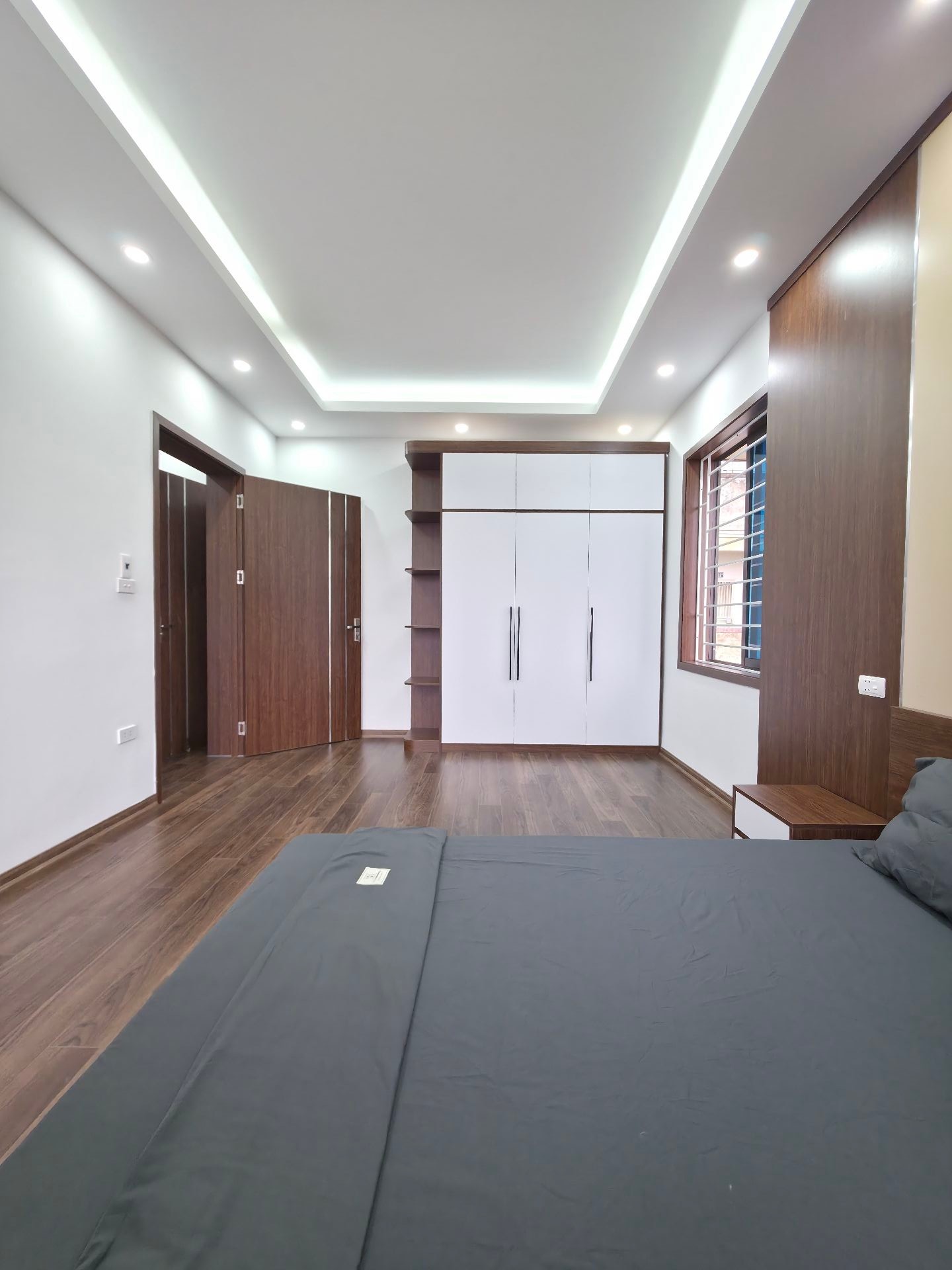 Bán nhà Tân Mai - diện tích 140m2 5 tầng - Lô góc thoáng sáng - giá 5,3 tỷ