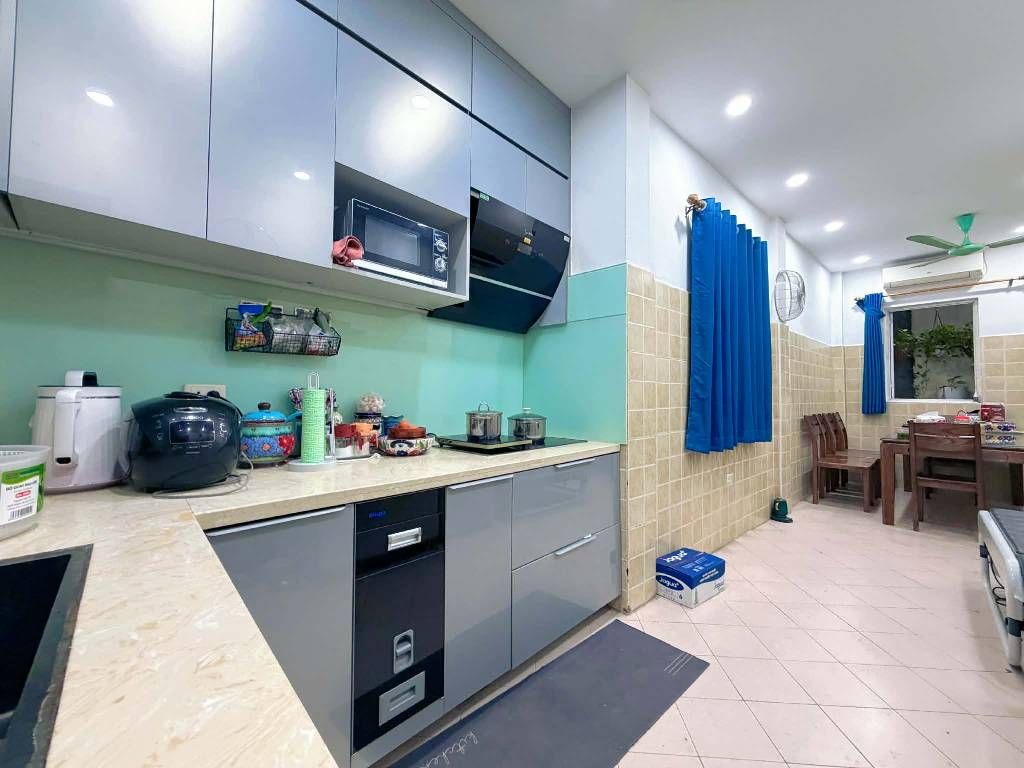 Bán nhà La Thành - diện tích 65m2 5 tầng - Mặt phố kinh doanh sầm uất - giá 36,5 tỷ