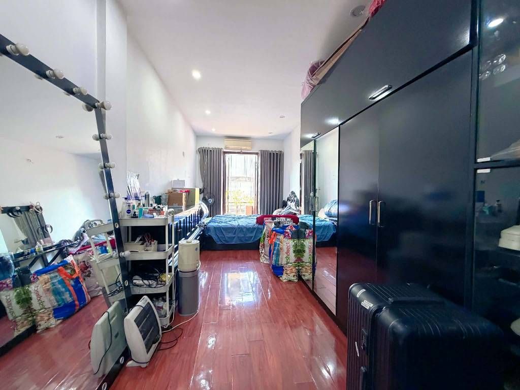 Bán nhà La Thành - diện tích 65m2 5 tầng - Mặt phố kinh doanh sầm uất - giá 36,5 tỷ