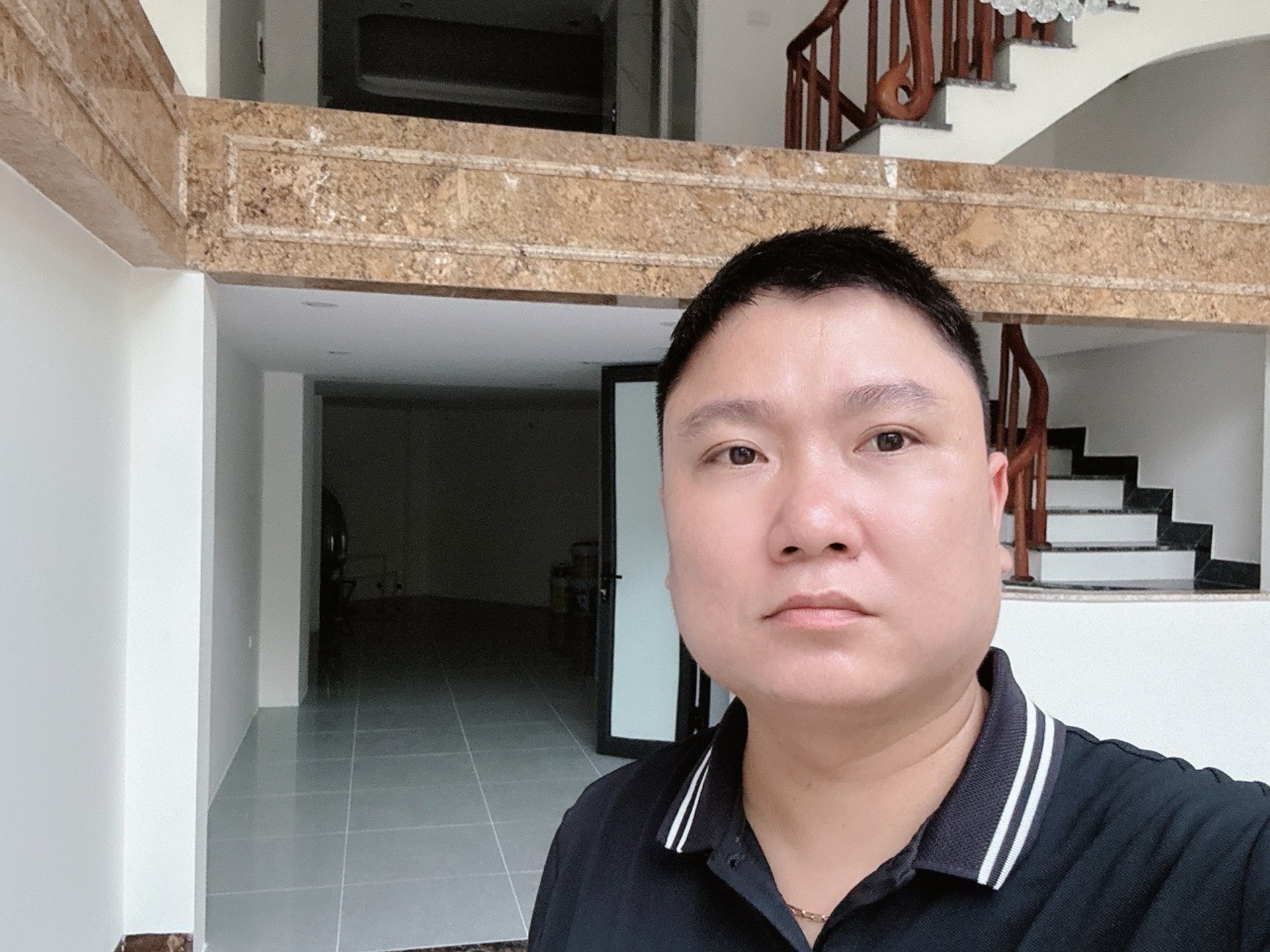 Bán nhà Nguyễn Khoái - diện tích 63m2 7 tầng - Ô tô tránh đỗ - giá 19 tỷ