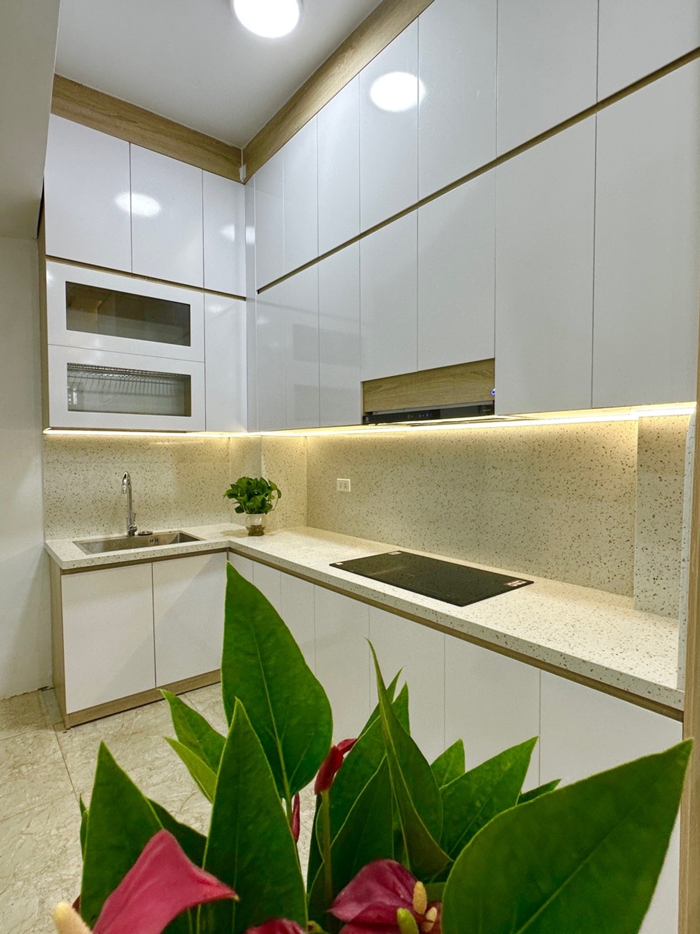 Bán nhà Hoàng Mai - diện tích 31m2 5 tầng - 2 mặt thoáng - giá 8,35 tỷ