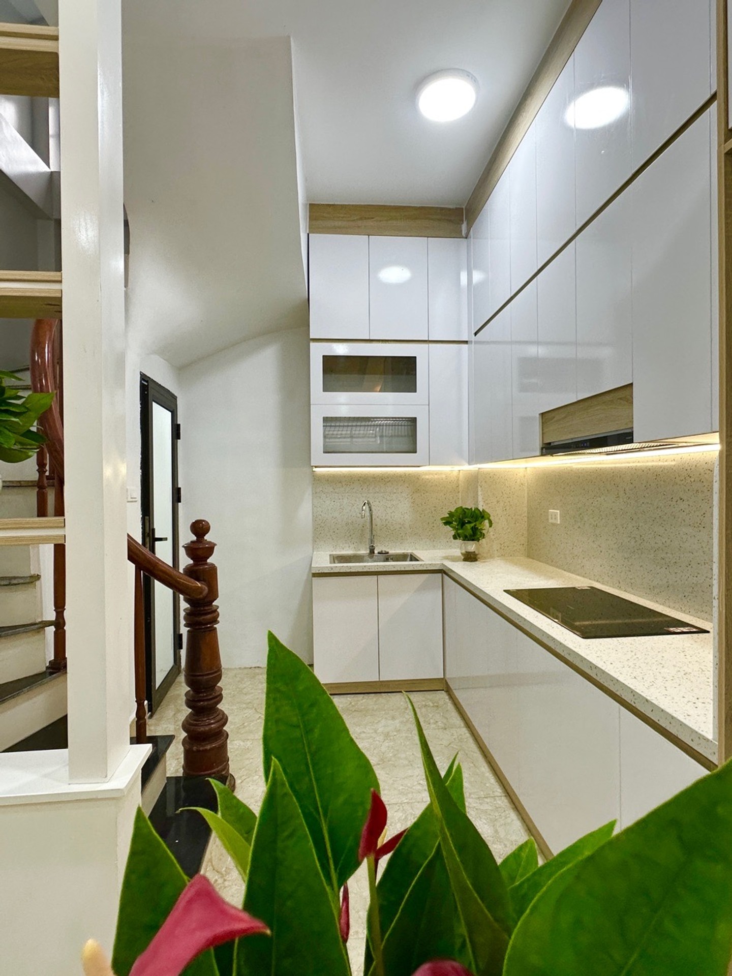 Bán nhà Hoàng Mai - diện tích 31m2 5 tầng - 2 mặt thoáng - giá 8,35 tỷ