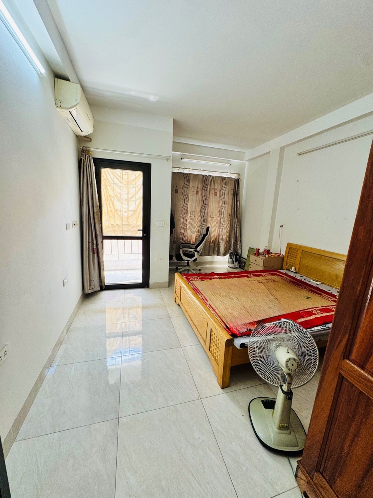 Bán nhà Khương Trung - diện tích 23m2 6 tầng - Mặt phố ô tô tránh, kinh doanh đa ngành - giá 18 tỷ