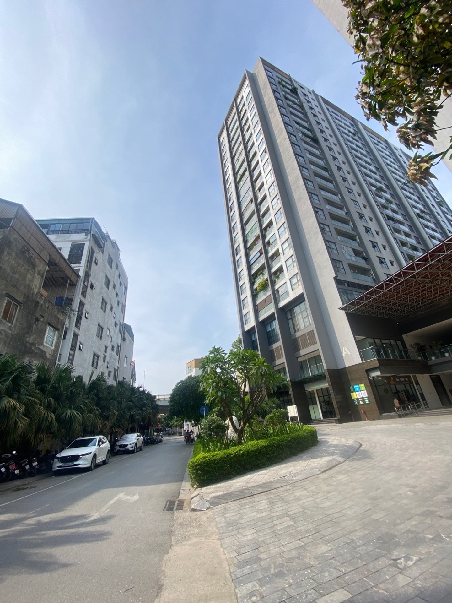 Bán nhà Minh Khai - diện tích 96m2 6 tầng - Lô góc cực giá trị - giá 12,4 tỷ