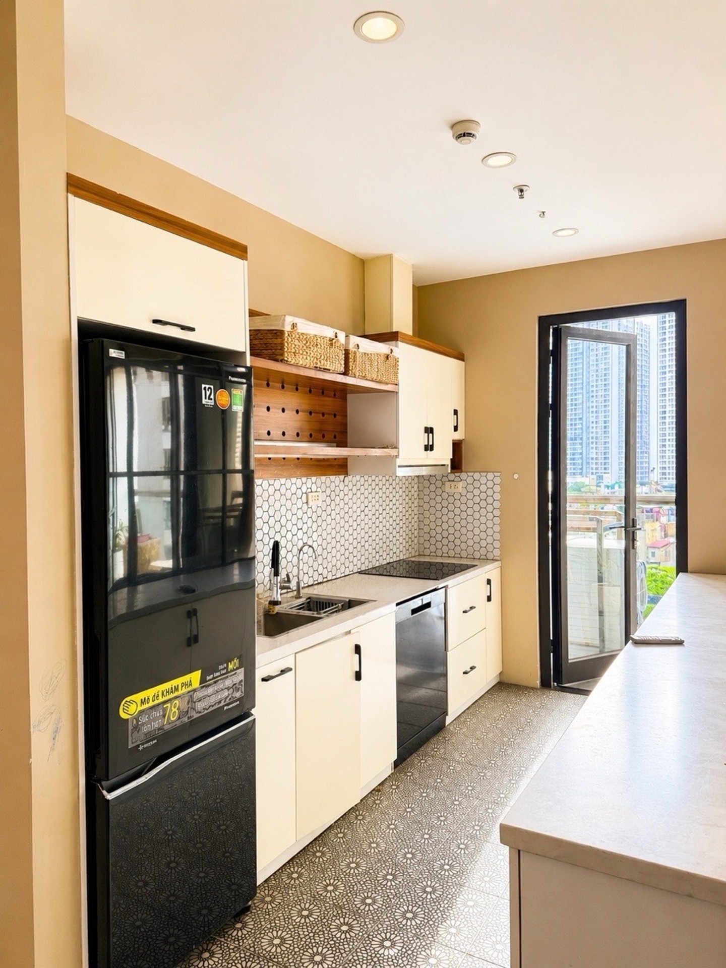 Bán nhà Minh Khai - diện tích 96m2 6 tầng - Lô góc cực giá trị - giá 12,4 tỷ