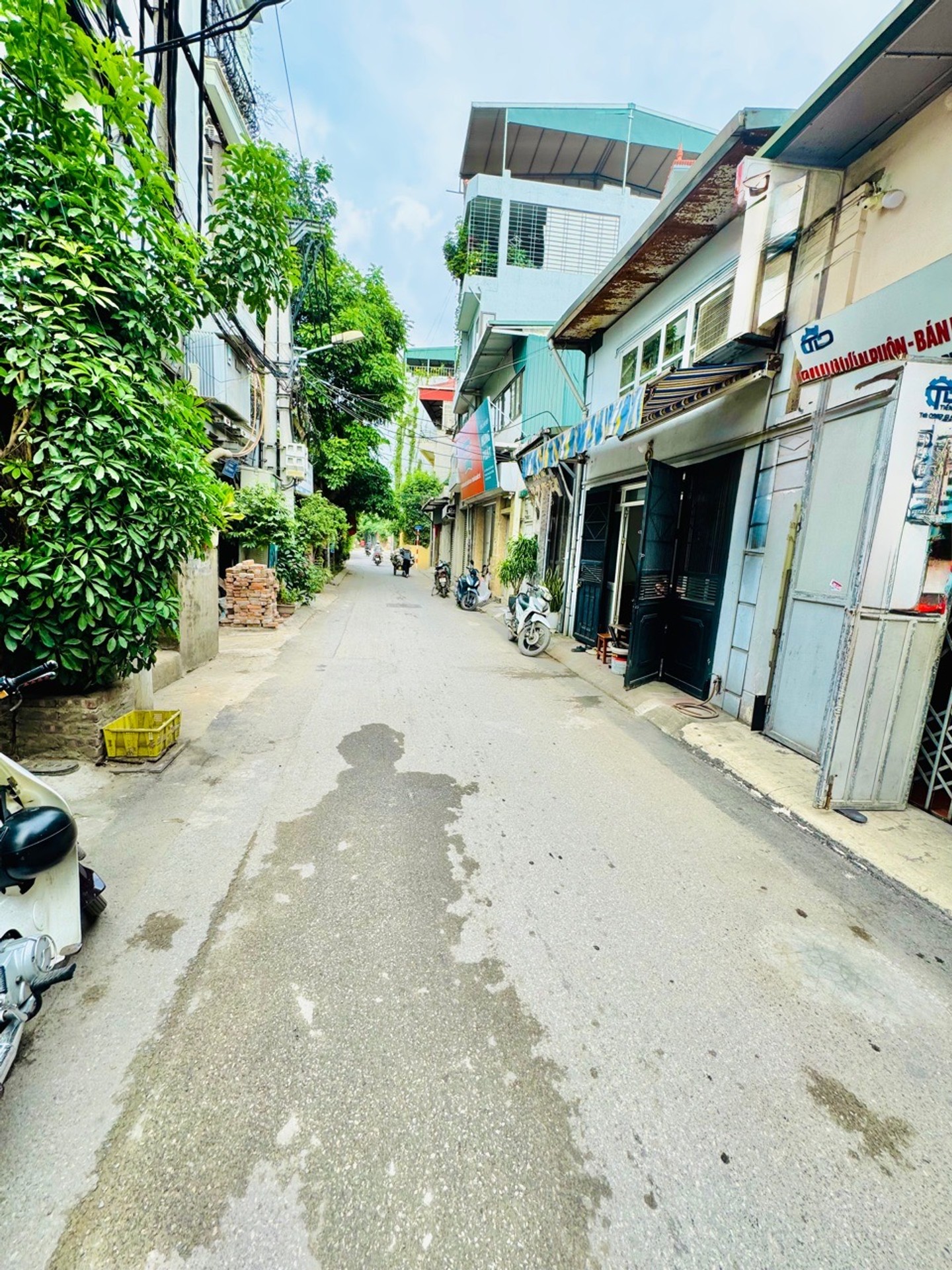 Bán nhà Nam Dư - diện tích 103m2 2 tầng - Mặt ngõ ô tô vào nhà - giá 23,5 tỷ