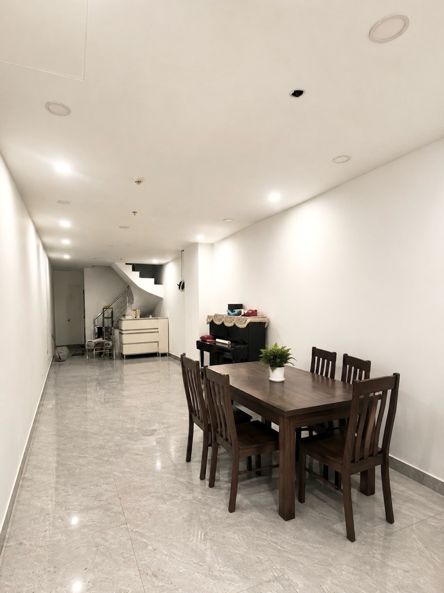 Bán nhà Định Công - diện tích 53m2 2 tầng - Shophouse đẹp, giá 7,7 tỷ