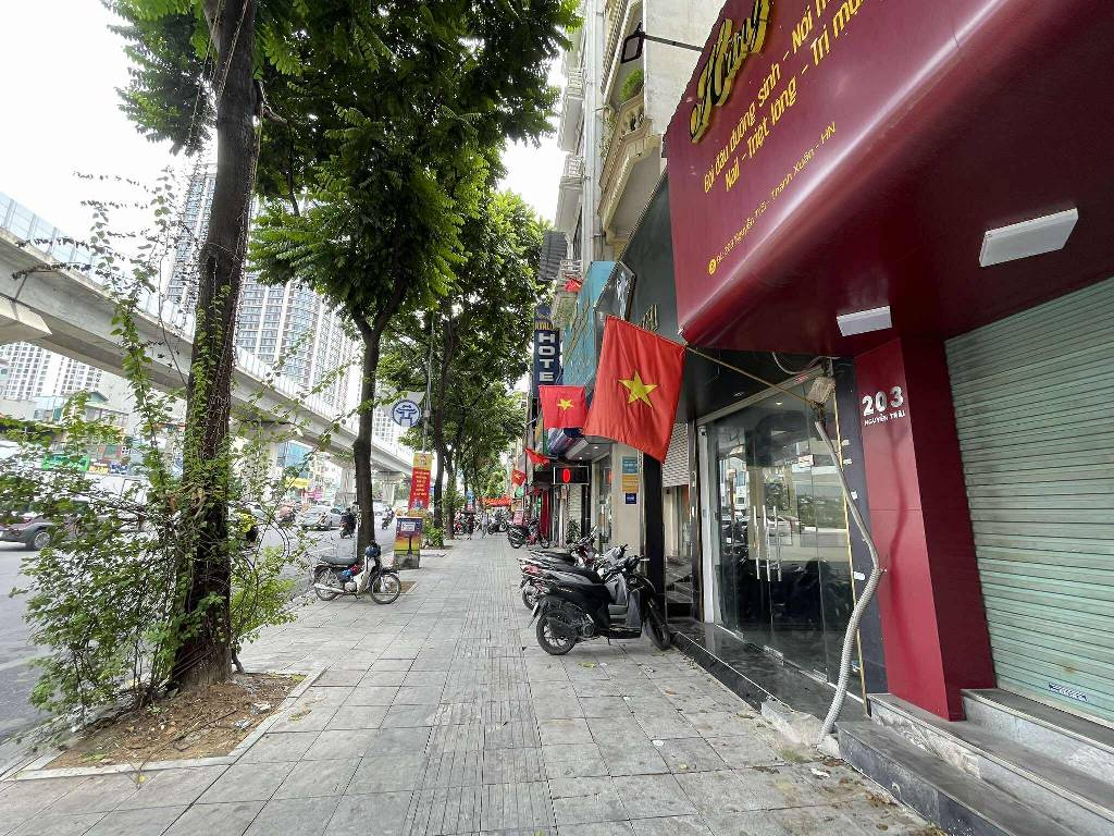 Bán nhà Nguyễn Trãi - diện tích 56m2 4 tầng - Mặt phố kinh doanh khủng khiếp - giá 42 tỷ