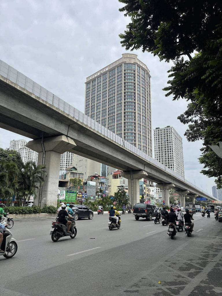 Bán nhà Nguyễn Trãi - diện tích 56m2 4 tầng - Mặt phố kinh doanh khủng khiếp - giá 42 tỷ