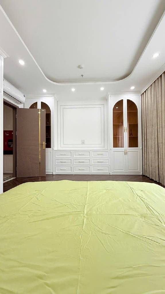 Bán nhà Đại La - diện tích 40m2 7 tầng - mặt tiền 5m - giá 29,6 tỷ