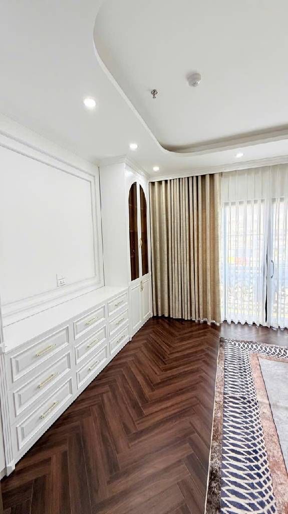 Bán nhà Đại La - diện tích 40m2 7 tầng - mặt tiền 5m - giá 29,6 tỷ