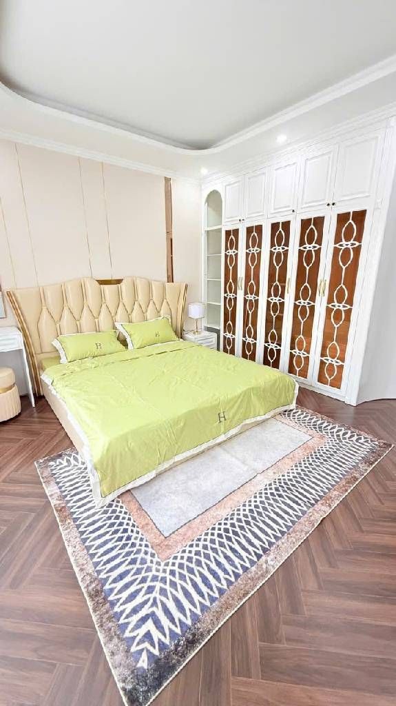 Bán nhà Đại La - diện tích 40m2 7 tầng - mặt tiền 5m - giá 29,6 tỷ