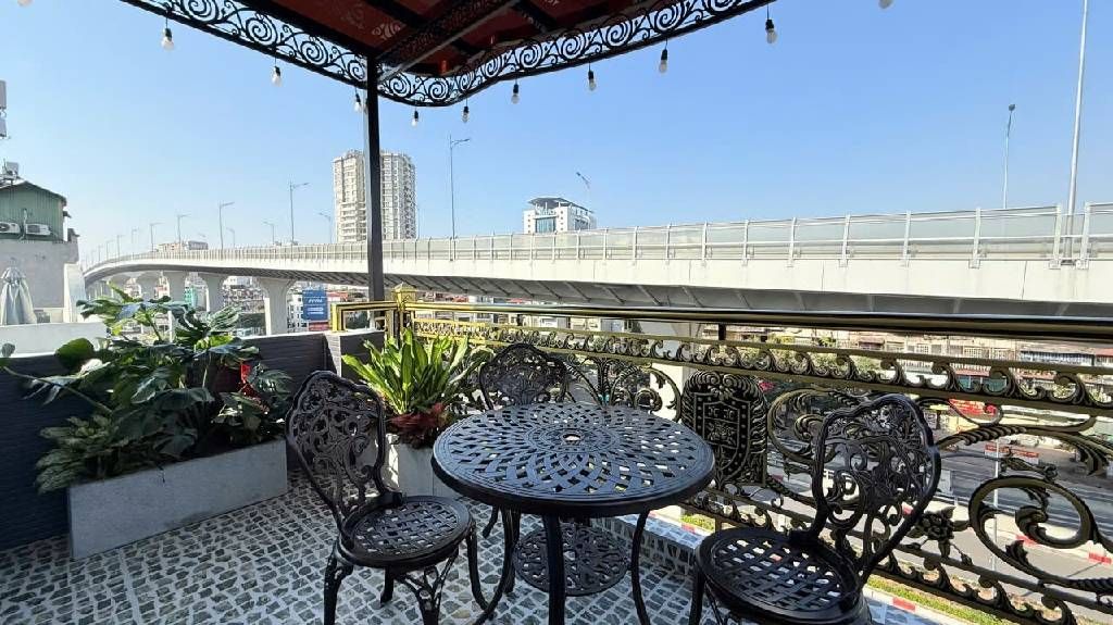 Bán nhà Đại La - diện tích 40m2 7 tầng - mặt tiền 5m - giá 29,6 tỷ