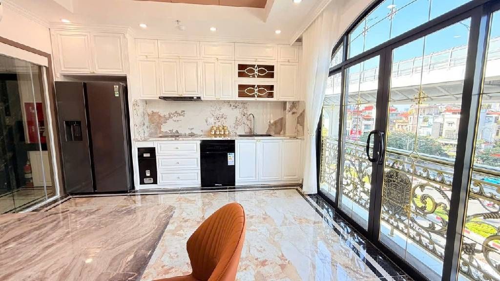 Bán nhà Đại La - diện tích 40m2 7 tầng - mặt tiền 5m - giá 29,6 tỷ