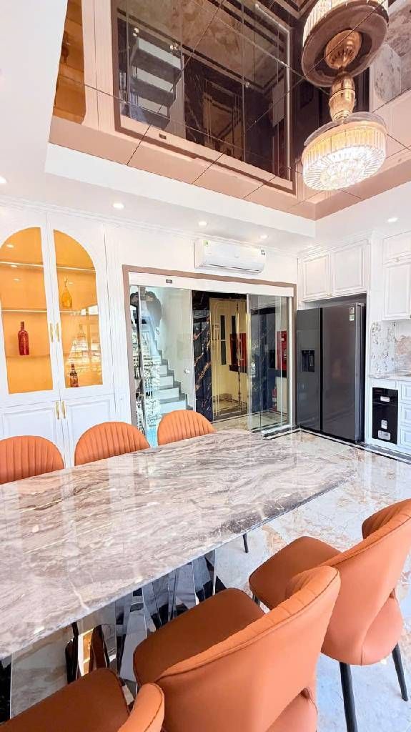 Bán nhà Đại La - diện tích 40m2 7 tầng - mặt tiền 5m - giá 29,6 tỷ