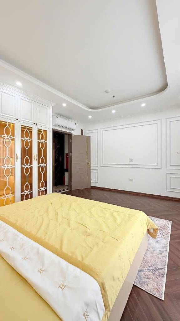 Bán nhà Đại La - diện tích 40m2 7 tầng - mặt tiền 5m - giá 29,6 tỷ