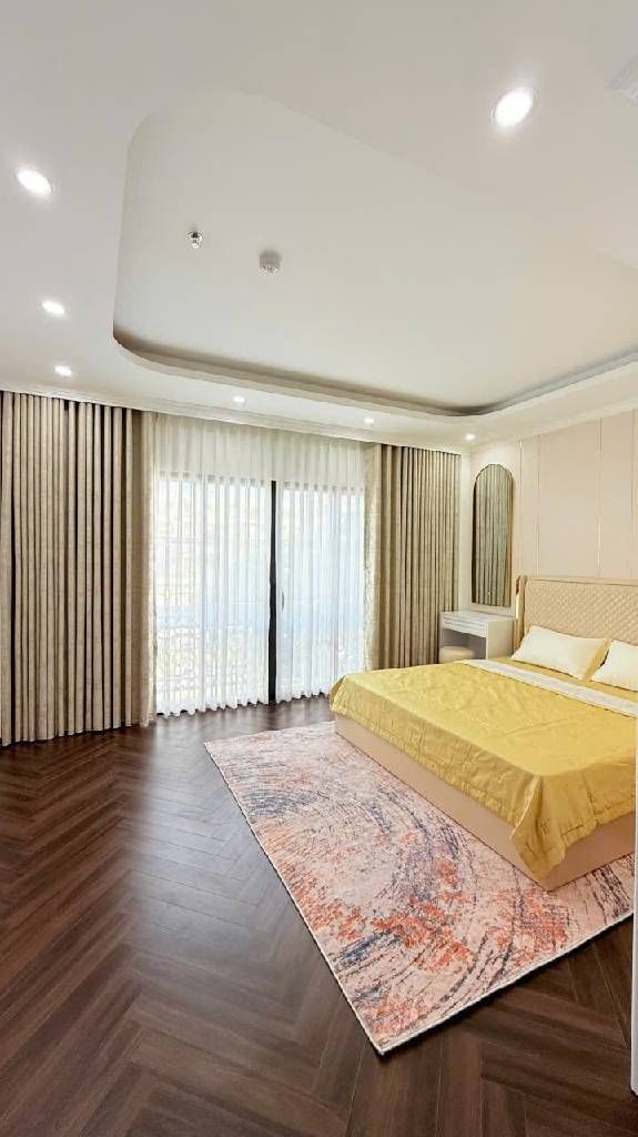 Bán nhà Đại La - diện tích 40m2 7 tầng - mặt tiền 5m - giá 29,6 tỷ