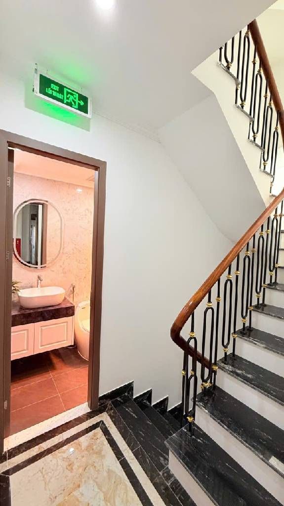 Bán nhà Đại La - diện tích 40m2 7 tầng - mặt tiền 5m - giá 29,6 tỷ