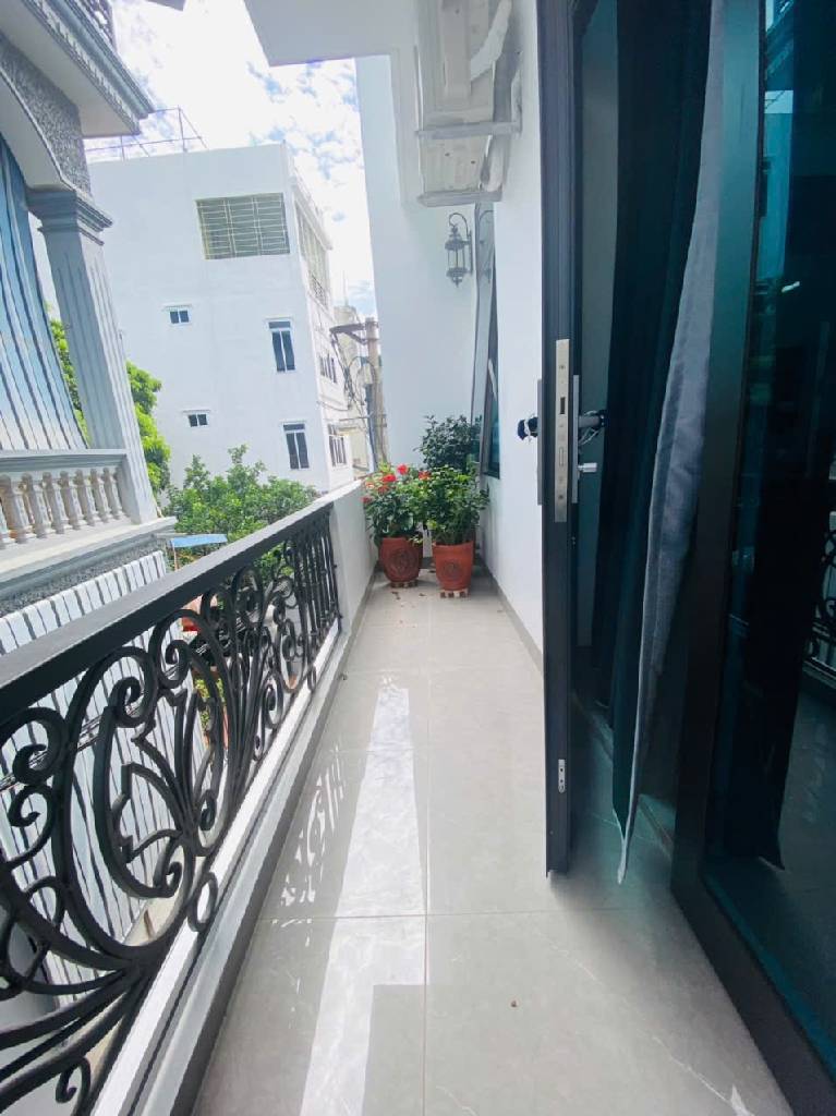 Bán nhà Thúy Lĩnh - diện tích 65m2 4 tầng - Mặt tiền đỉnh, vị trí đẹp - giá 11,2 tỷ