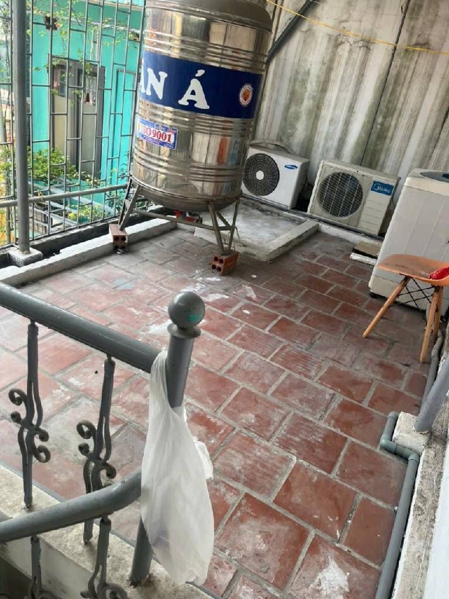 Bán nhà Tân Mai - diện tích 15m2 5 tầng - ô tô đỗ cổng - giá 2,55 tỷ