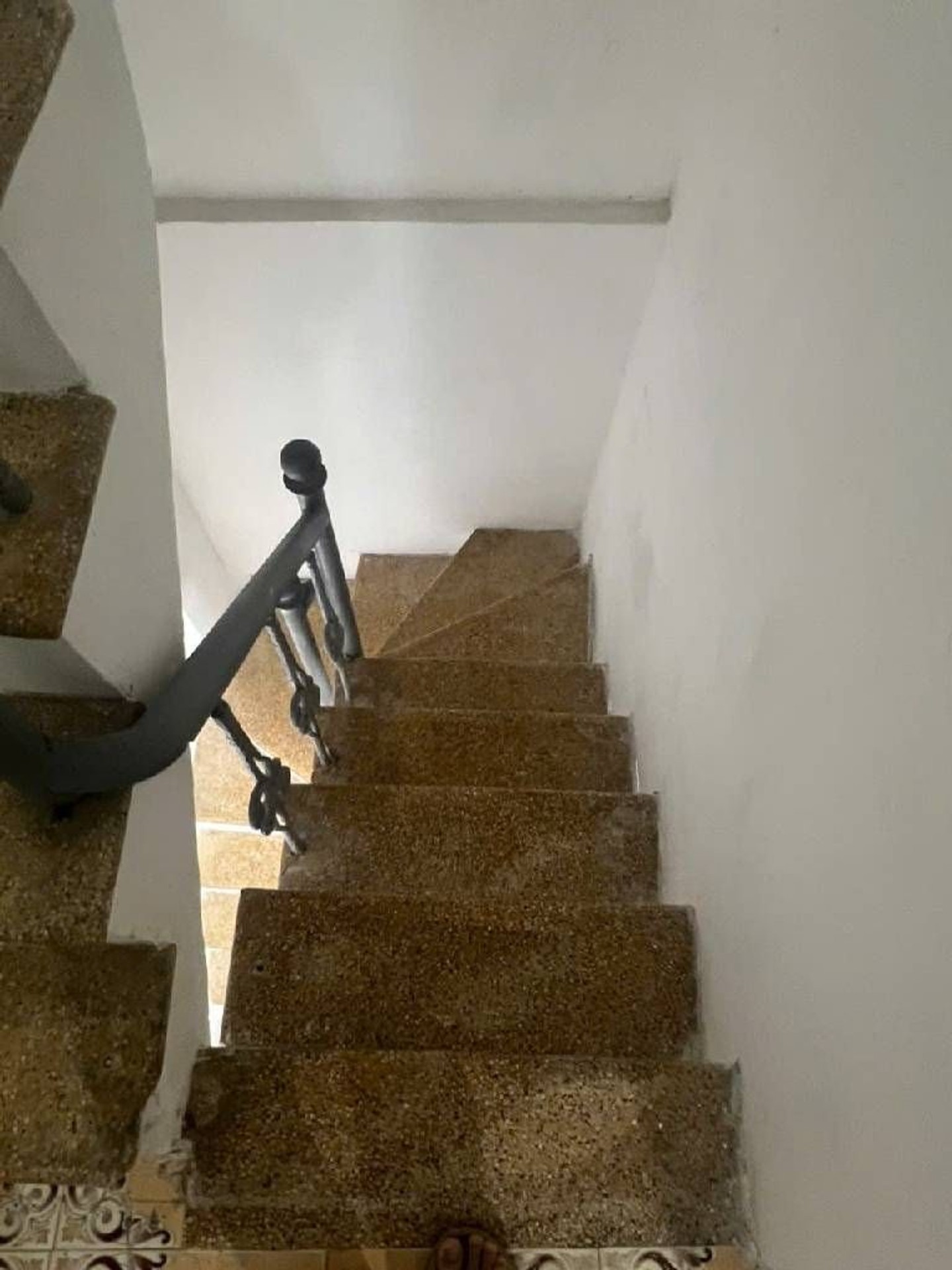 Bán nhà Tân Mai - diện tích 15m2 5 tầng - ô tô đỗ cổng - giá 2,55 tỷ