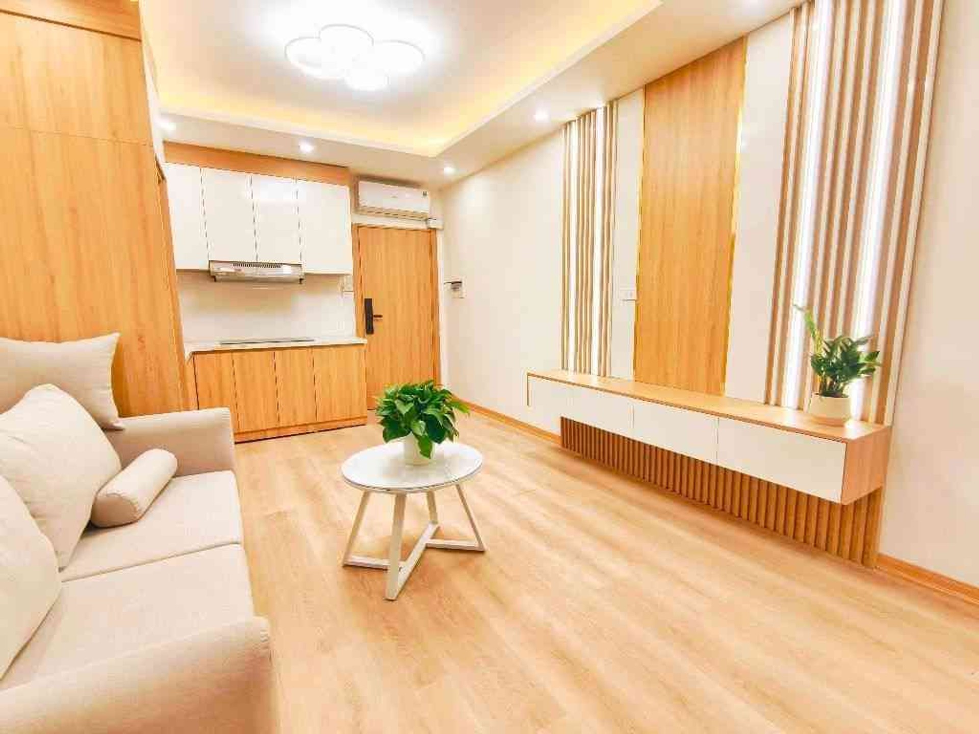 Bán nhà 8/3 - diện tích 19m2 2 tầng - Ô TÔ ĐỖ - giá 2,8 tỷ