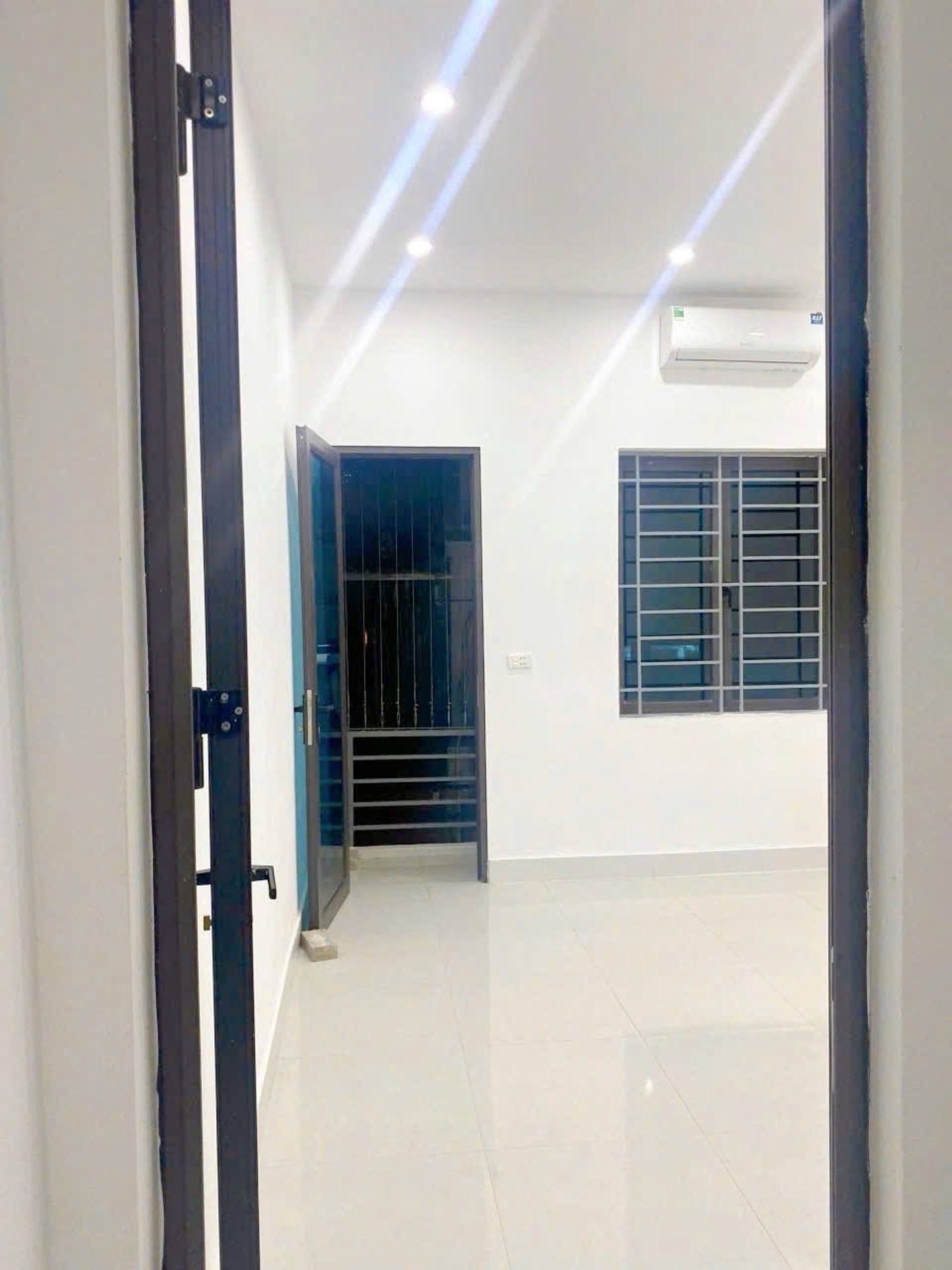 Bán nhà Định Công Thượng - diện tích 46m2 2 tầng - Nhà mặt ngõ kinh doanh online - giá 3,5 tỷ