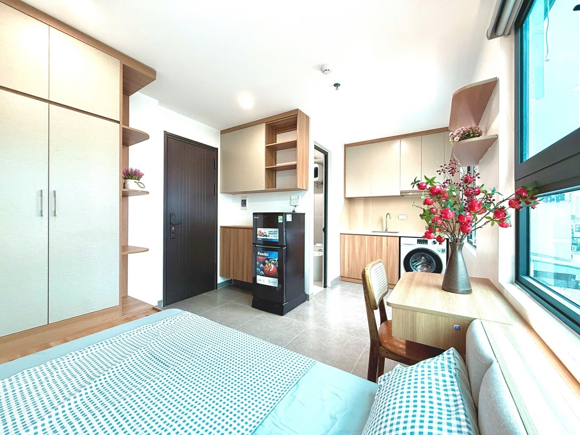 Bán nhà Trương Định - diện tích 61m2 7 tầng - Thang máy, ô tô tránh - giá 17,7 tỷ
