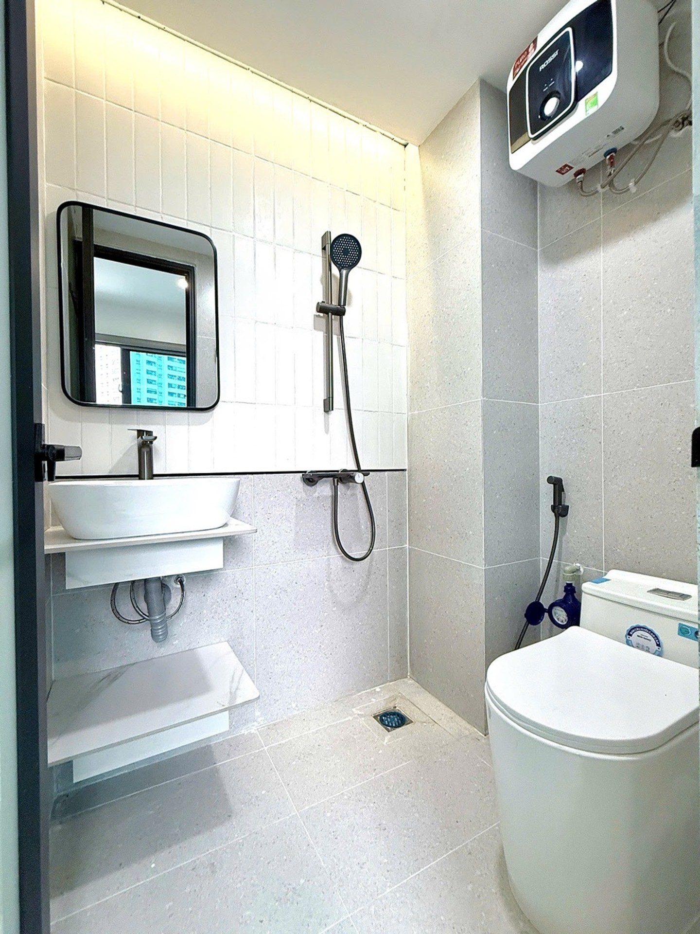 Bán nhà Trương Định - diện tích 61m2 7 tầng - Thang máy, ô tô tránh - giá 17,7 tỷ
