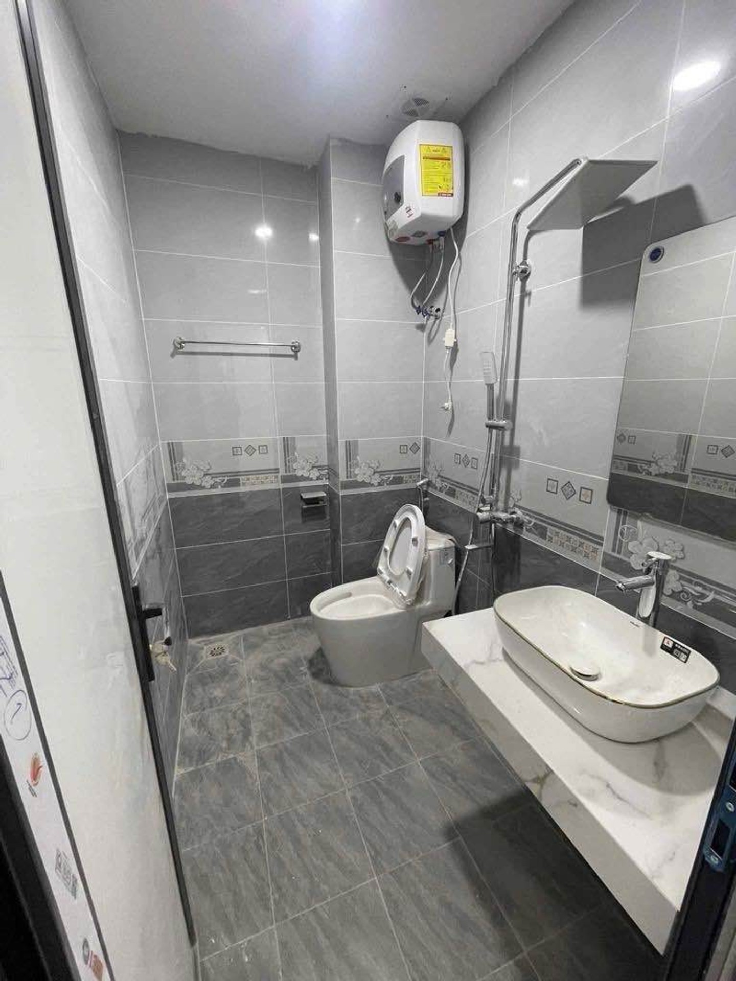 Bán nhà Đông Thiên - diện tích 50m2 5 tầng - ô tô ngủ trong nhà - giá 14,8 tỷ