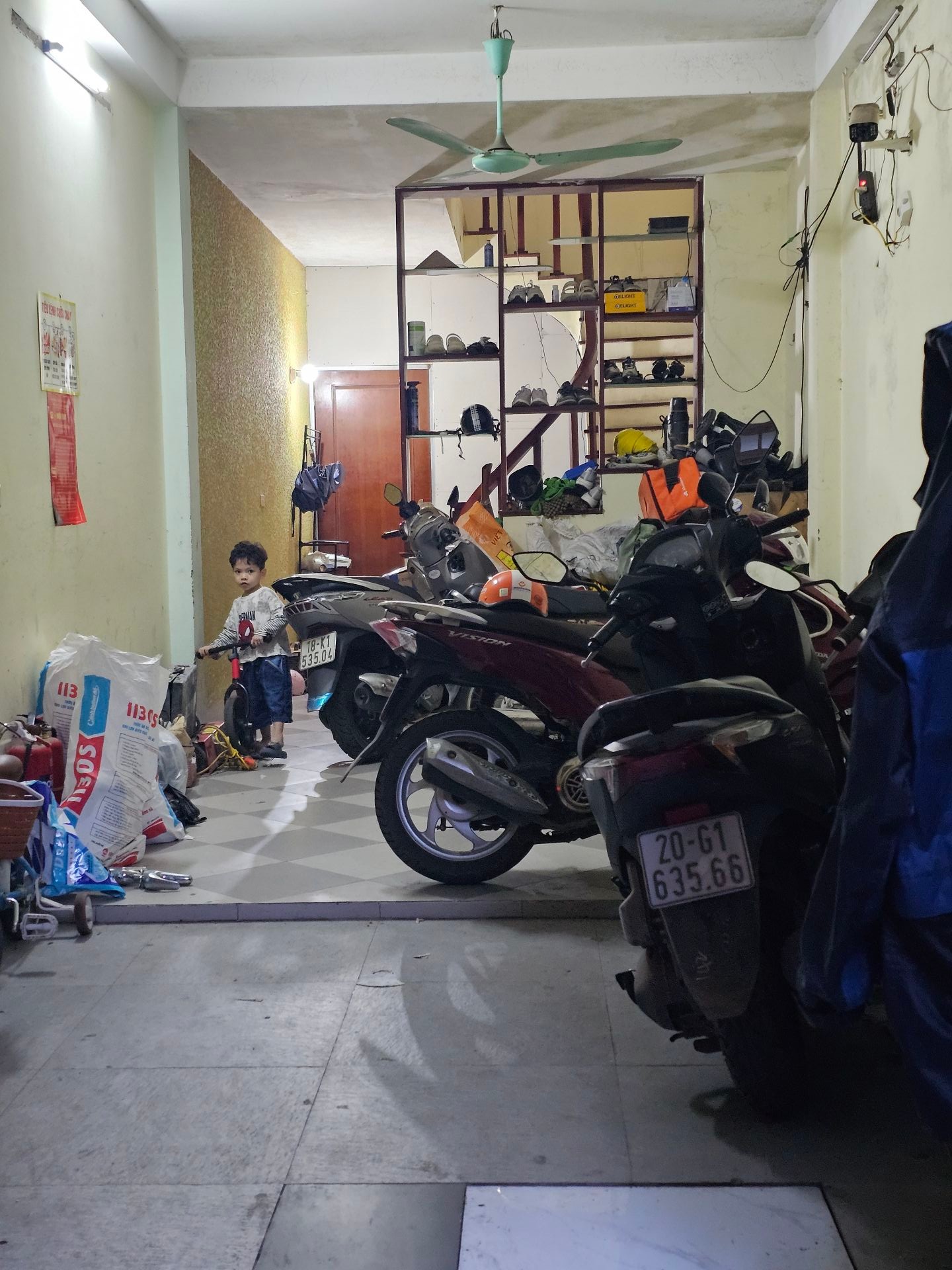 Bán nhà Trương Định - diện tích 71.5m2 4 tầng - Ngõ thông ô tô qua - giá 18,5 tỷ