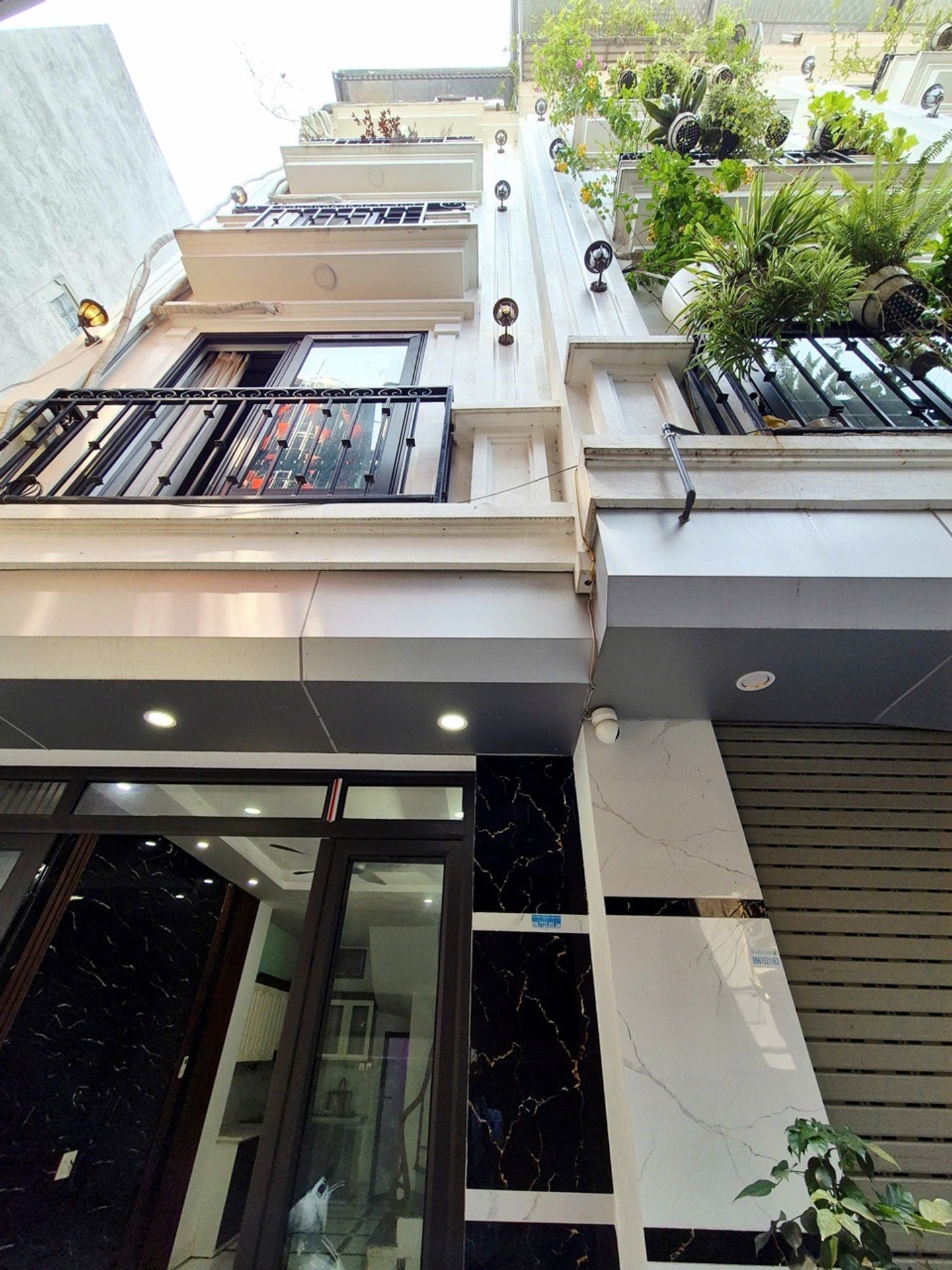 Bán nhà Hai Bà Trưng - diện tích 33m2 5 tầng - Nhà xây mới, thiết kế hiện đại - giá 8,6 tỷ