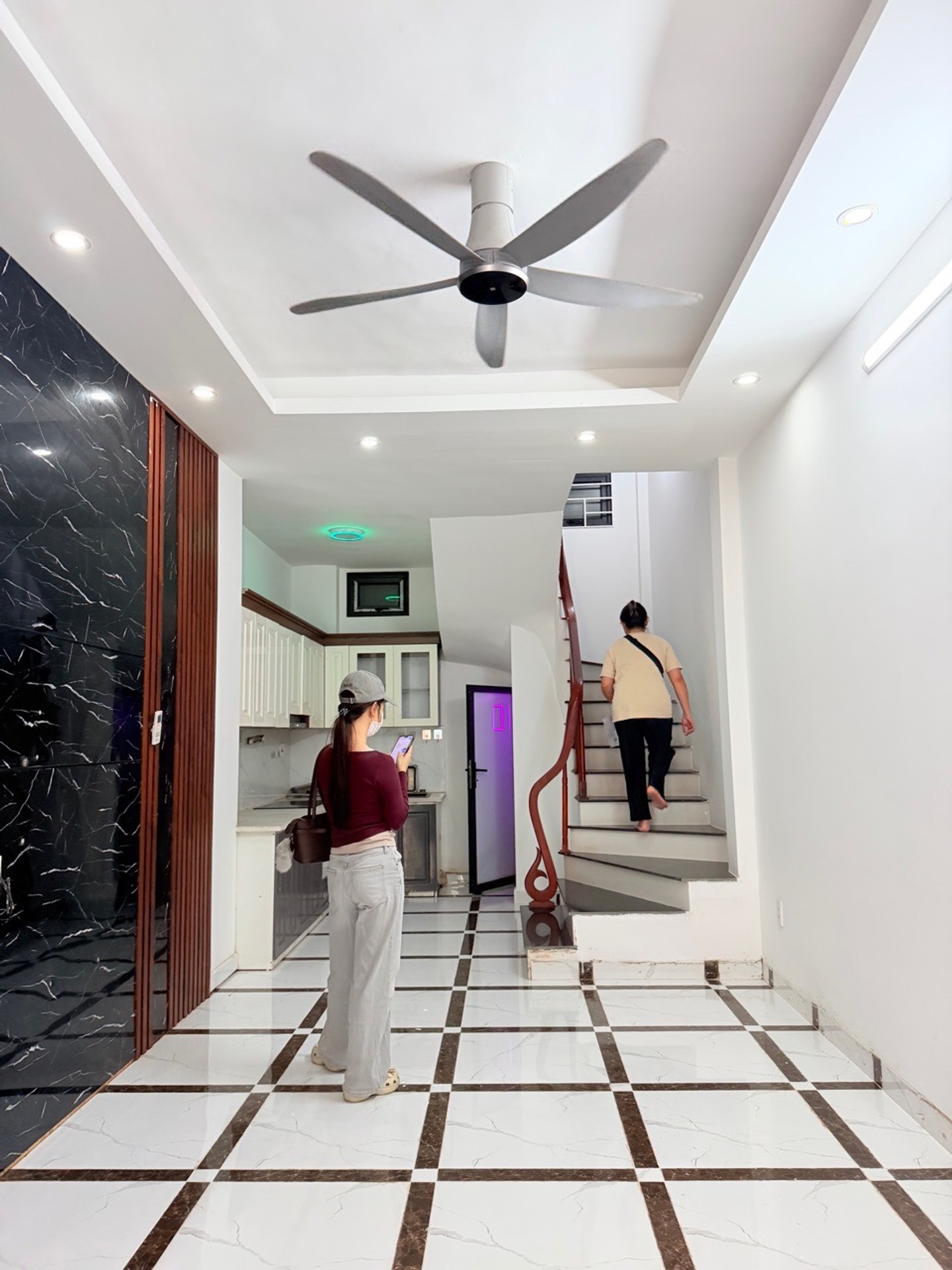 Bán nhà Hai Bà Trưng - diện tích 33m2 5 tầng - Nhà xây mới, thiết kế hiện đại - giá 8,6 tỷ