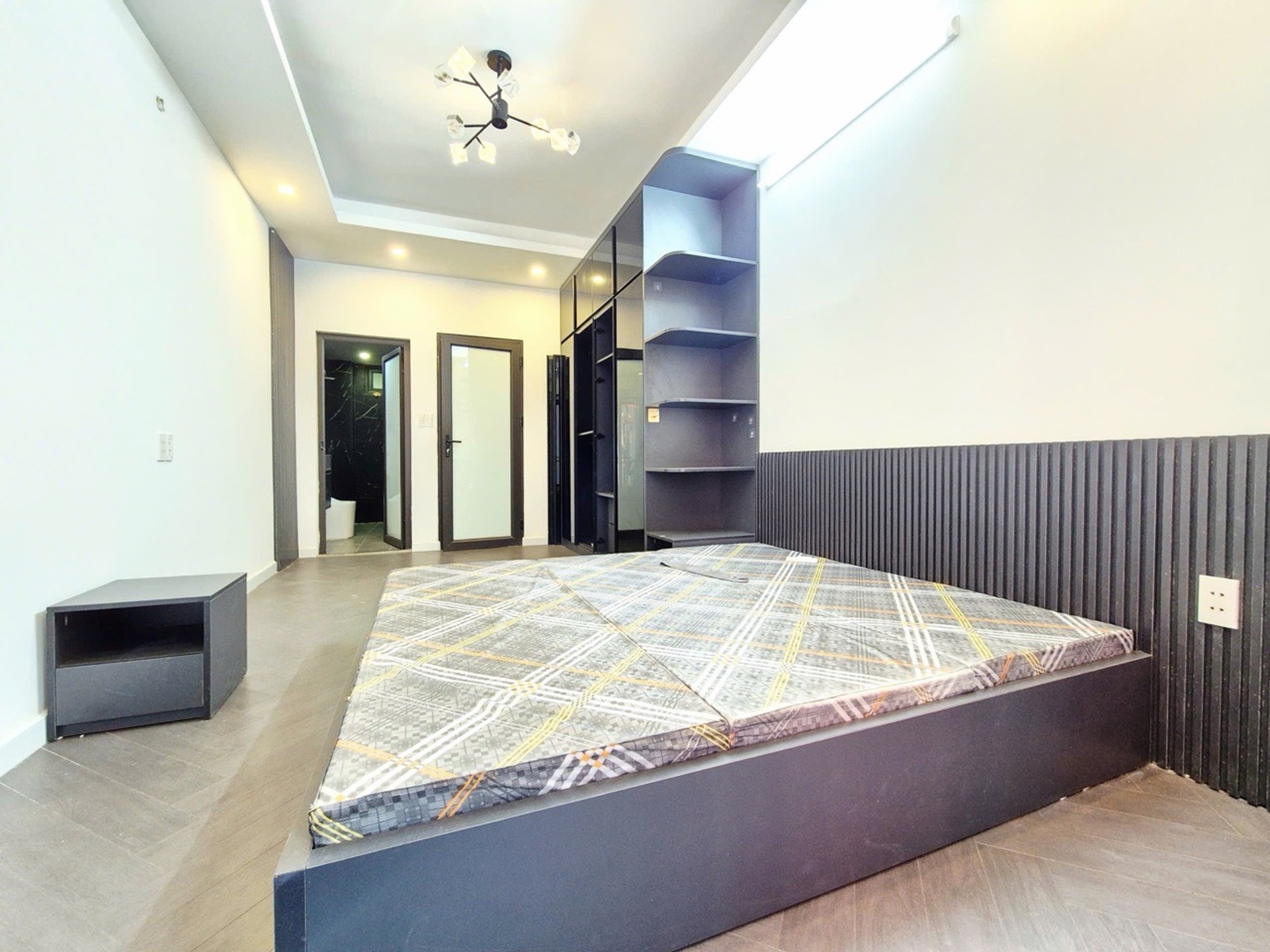 Bán nhà Hai Bà Trưng - diện tích 33m2 5 tầng - Nhà xây mới, thiết kế hiện đại - giá 8,6 tỷ