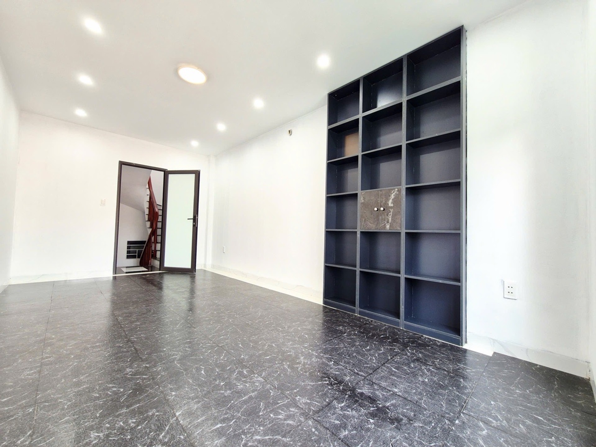 Bán nhà Hai Bà Trưng - diện tích 33m2 5 tầng - Nhà xây mới, thiết kế hiện đại - giá 8,6 tỷ