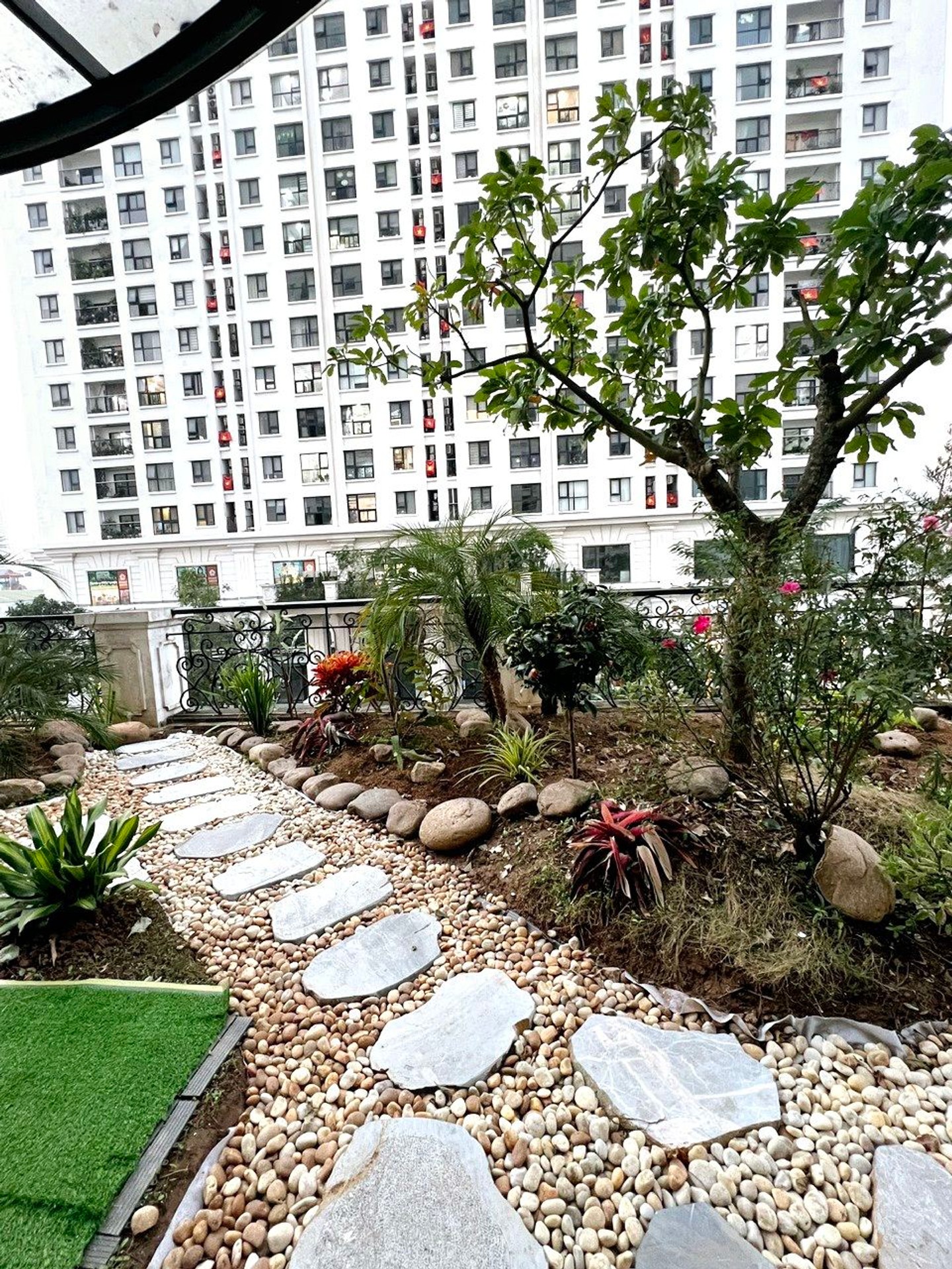 Bán nhà Đại Từ - diện tích 266m2 2 tầng - Căn hộ sân vườn view cực thoáng sáng - giá 16 tỷ