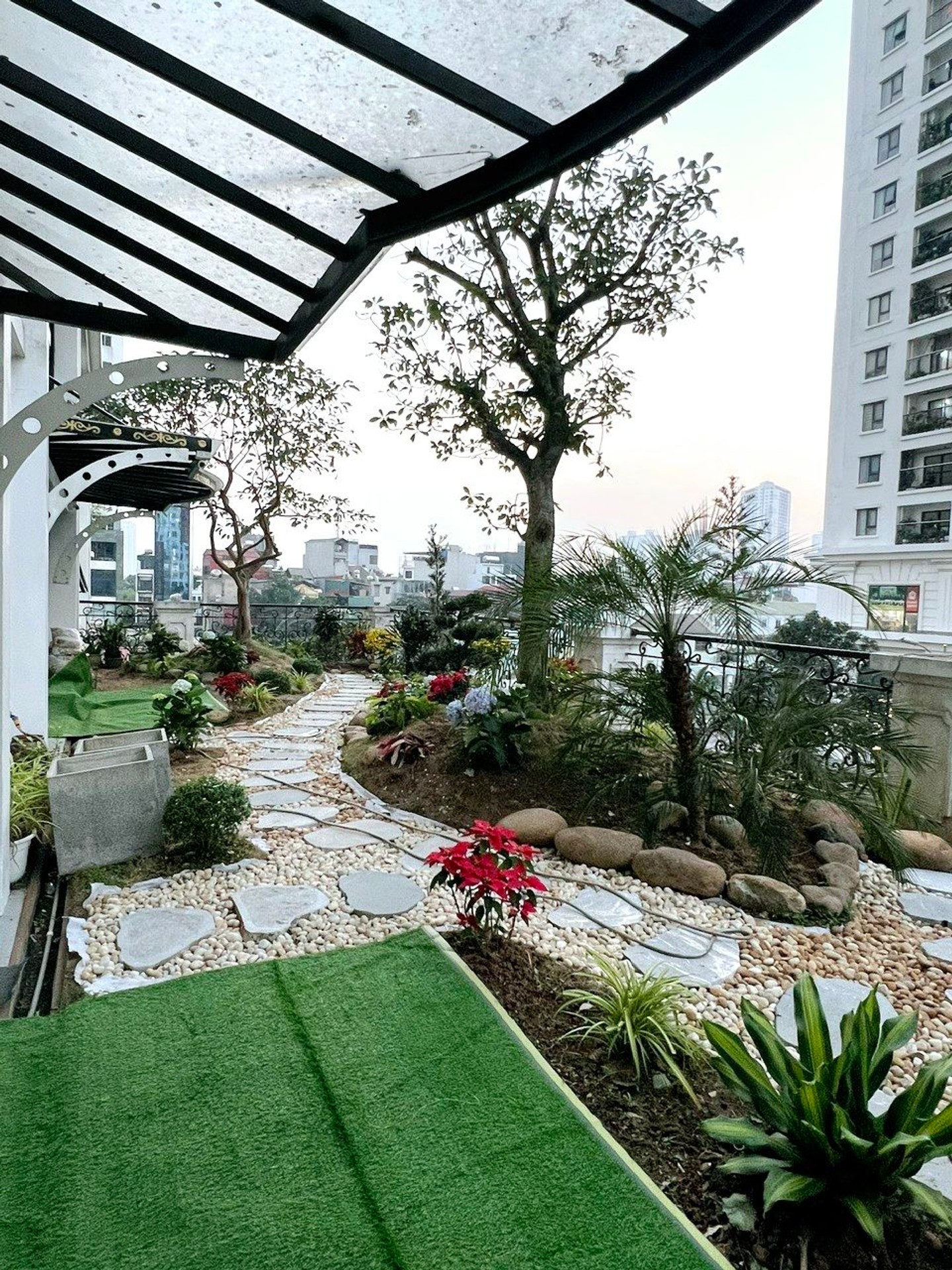 Bán nhà Đại Từ - diện tích 266m2 2 tầng - Căn hộ sân vườn view cực thoáng sáng - giá 16 tỷ