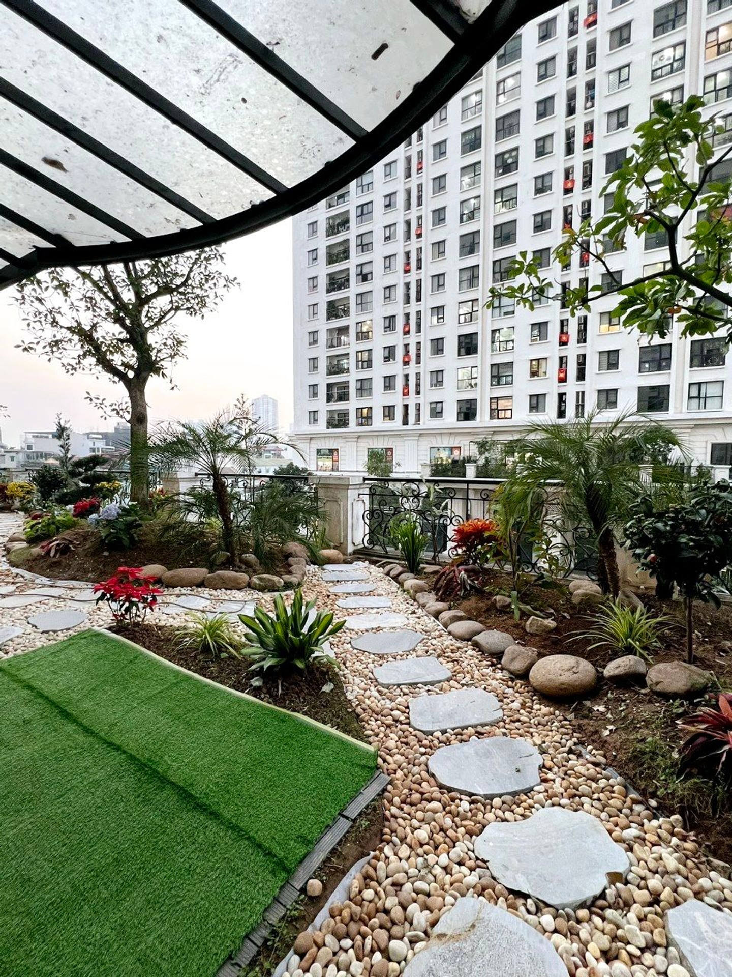 Bán nhà Đại Từ - diện tích 266m2 2 tầng - Căn hộ sân vườn view cực thoáng sáng - giá 16 tỷ