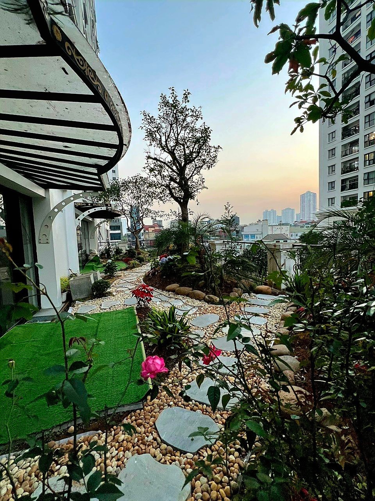 Bán nhà Đại Từ - diện tích 266m2 2 tầng - Căn hộ sân vườn view cực thoáng sáng - giá 16 tỷ