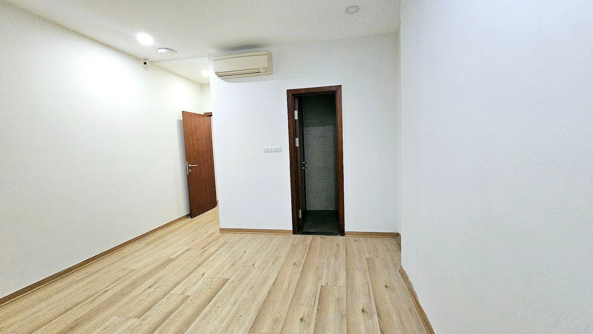 Bán nhà Đại Từ - diện tích 266m2 2 tầng - Căn hộ sân vườn view cực thoáng sáng - giá 16 tỷ