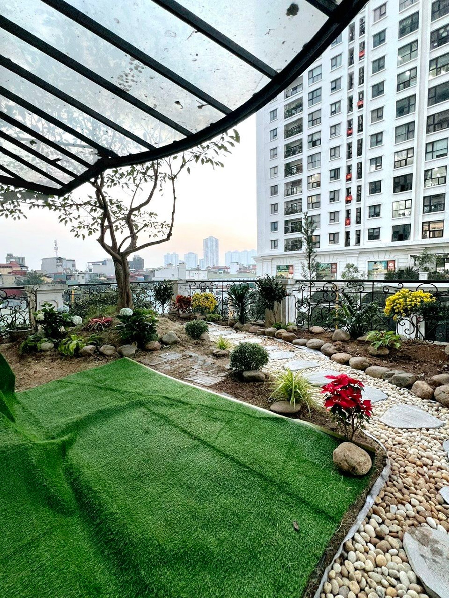Bán nhà Đại Từ - diện tích 266m2 2 tầng - Căn hộ sân vườn view cực thoáng sáng - giá 16 tỷ