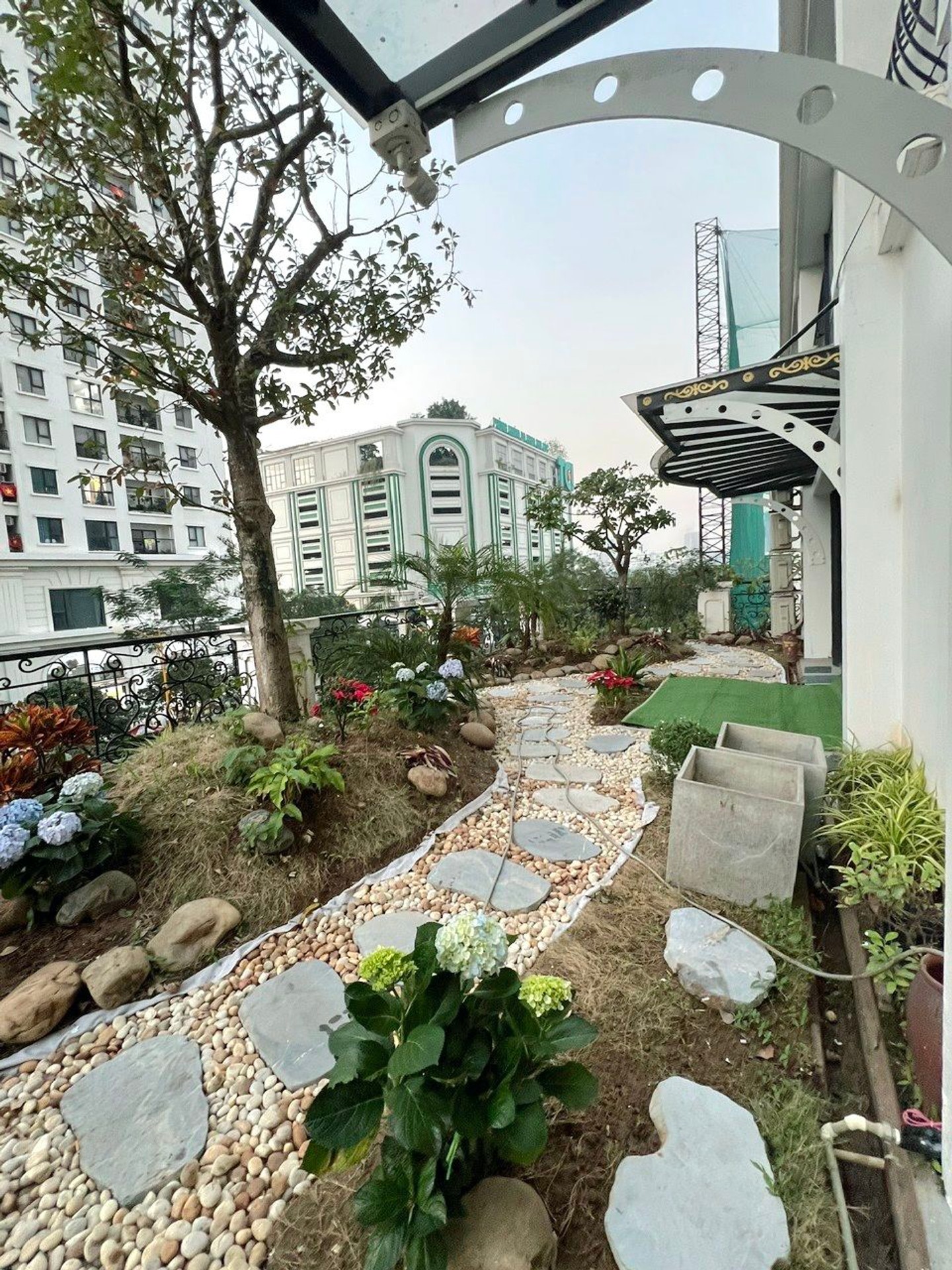 Bán nhà Đại Từ - diện tích 266m2 2 tầng - Căn hộ sân vườn view cực thoáng sáng - giá 16 tỷ