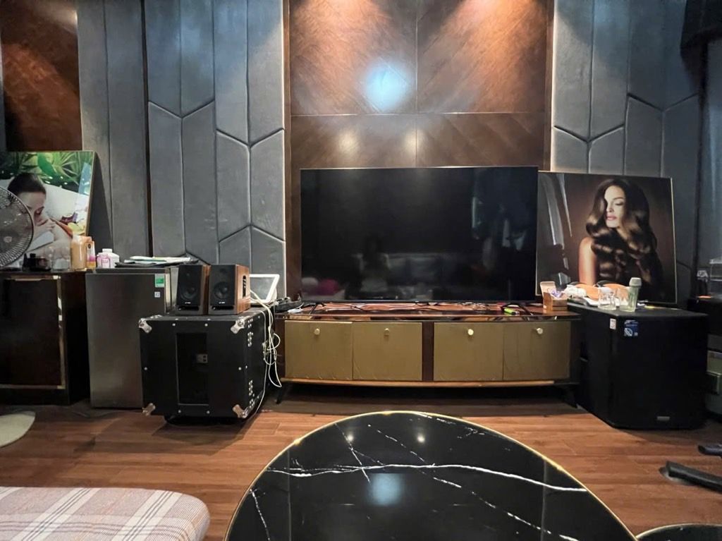 Bán nhà Pháo Đài Láng - diện tích 60m2 6 tầng - Lô góc, vỉa hè - giá 31,9 tỷ